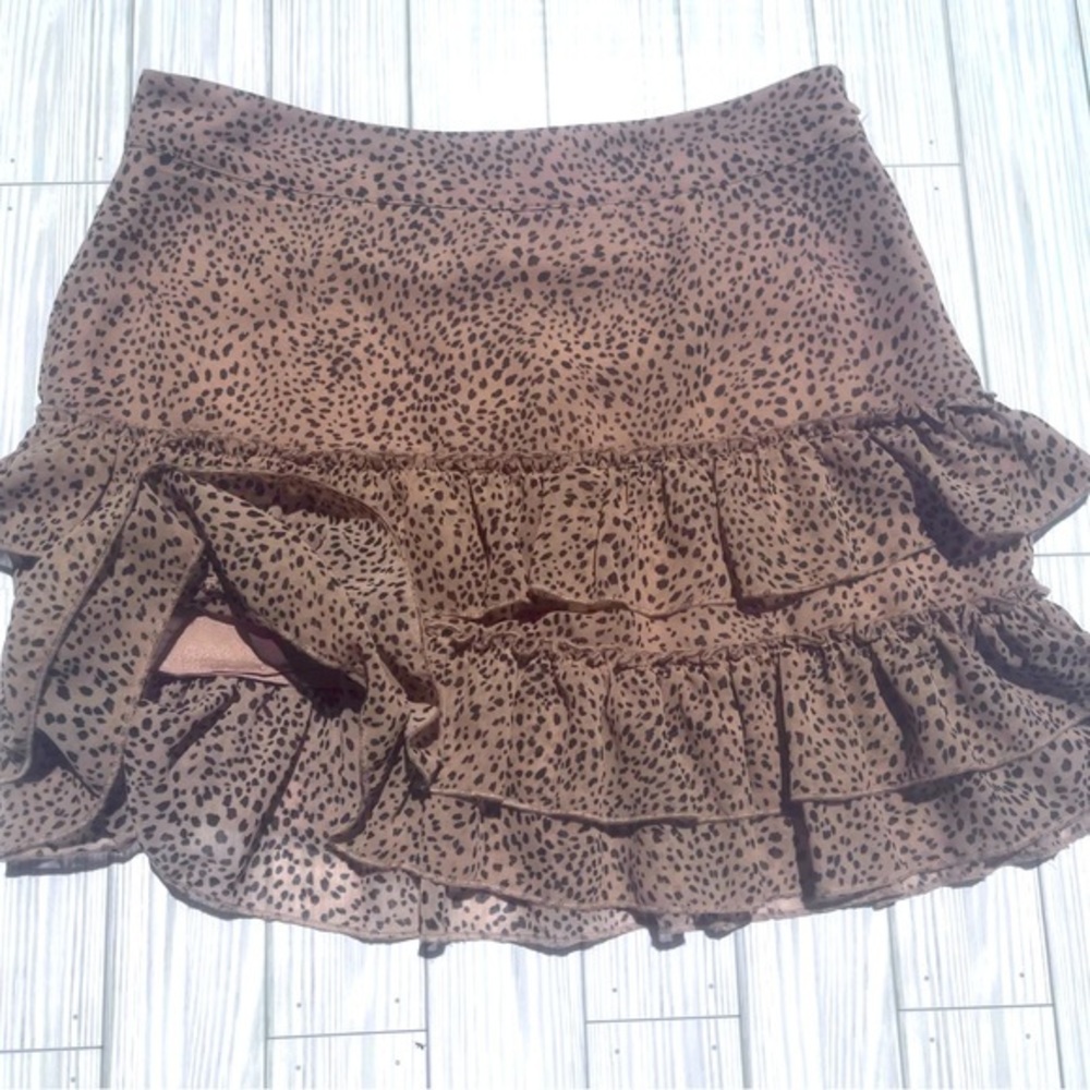 Forever 21 Cheetah print skirt size medium